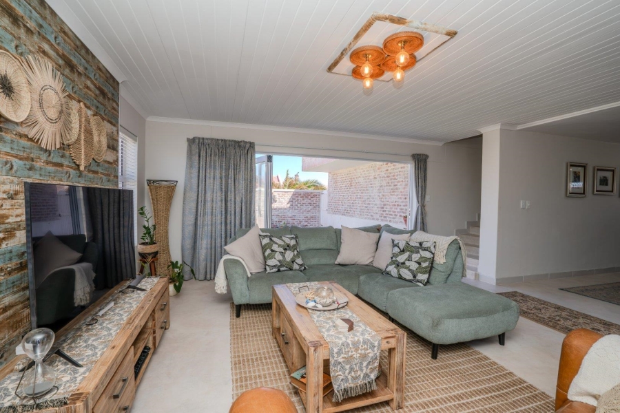 3 Bedroom Property for Sale in Bluewater Bay Western Cape